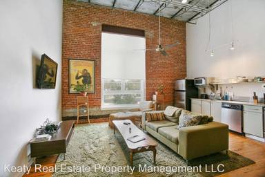 Main picture of 403 S Buchanan St