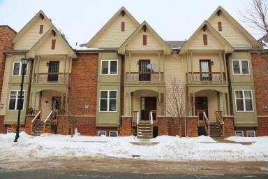 Main picture of 42 E 125th St