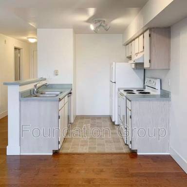 Main picture of 9400 Roosevelt Way NE