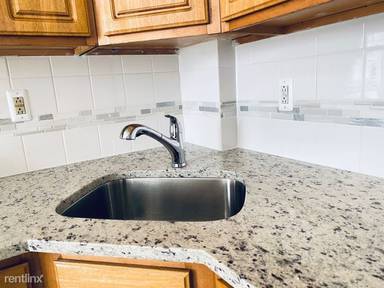 Main picture of 5915 Kennedy Blvd E