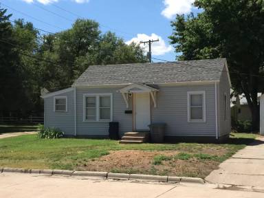 Main picture of 406 N Bismark Ave