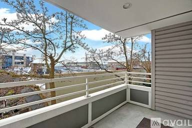Main picture of 520 2nd Ave W