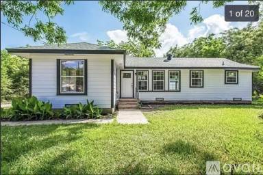 Main picture of 2338 Longhorn St