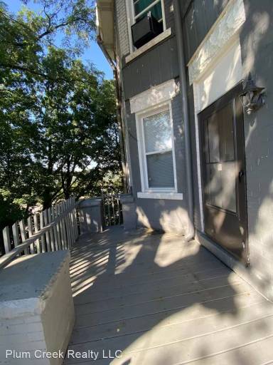 Main picture of 373 W Riverview Ave