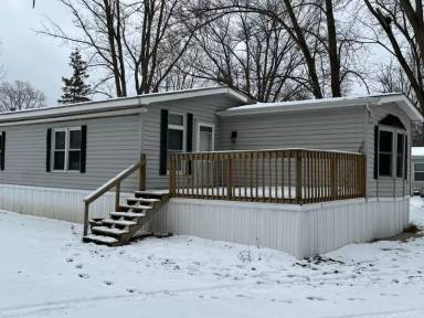 Main picture of 1085 Spring Bay Rd