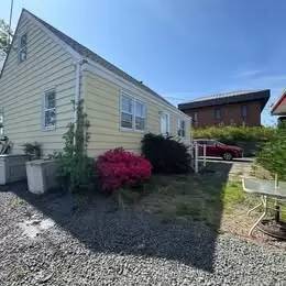 Main picture of 1424 Saint George Ave