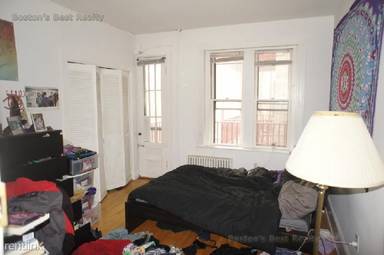 Main picture of 1161 Commonwealth Ave