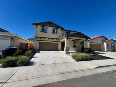 Main picture of 3215 Center Dr