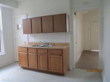 Main picture of 2735 W Division St