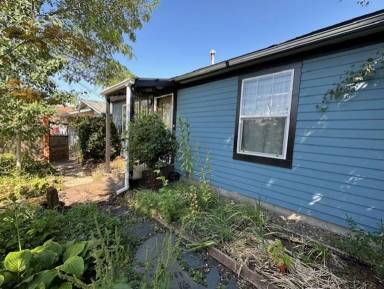 Main picture of 211 15th Ave SE
