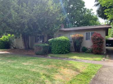 Main picture of 420 NW 8th St