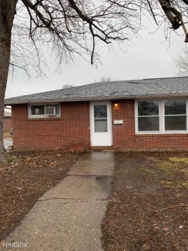 Main picture of 303 Amanda St