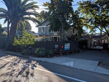 Main picture of 4515 Hollister Ave