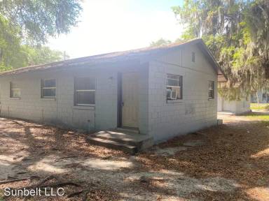 Main picture of 400 Terry St