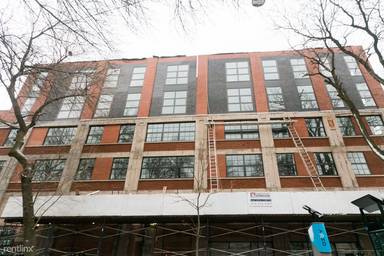 Main picture of 2150 W Lawrence Ave