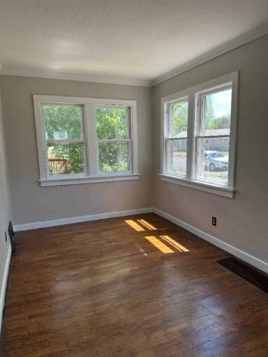 Main picture of 1611 Green Bay St
