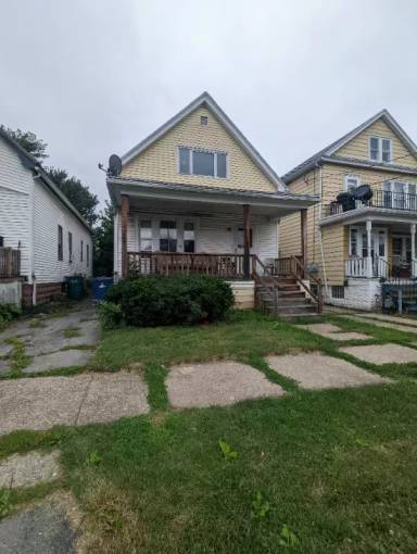 Main picture of 90 Theodore St