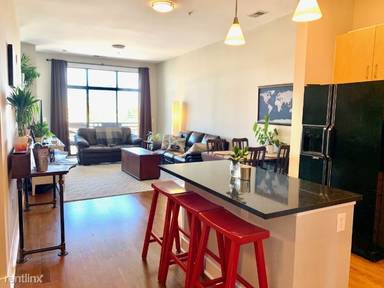 Main picture of 810 W 4th St