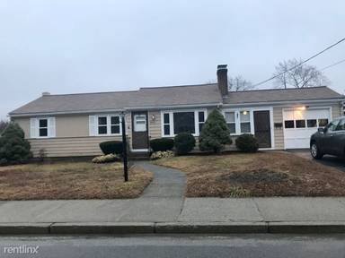 Main picture of 2555 Cranston St