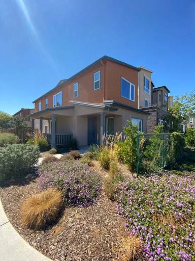Main picture of 3248 Cowell Blvd