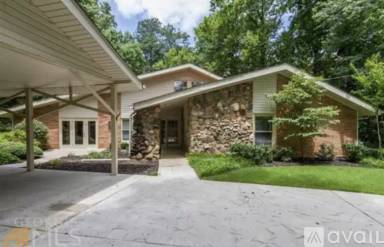 Main picture of 1550 Huntingdon Trl