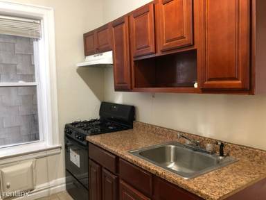 Main picture of 969 Summit Ave