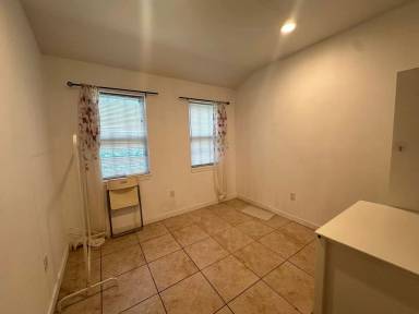 Main picture of 21 N 42nd St