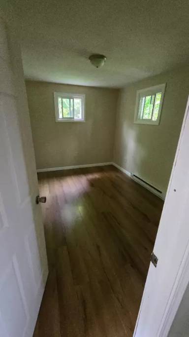 Main picture of 503 1/2 Front St
