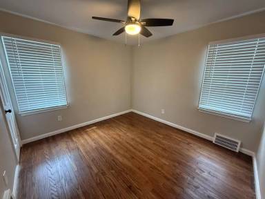 Main picture of 18039 Riopelle St