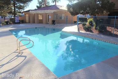 Main picture of 900 Heavenly Hills Ct