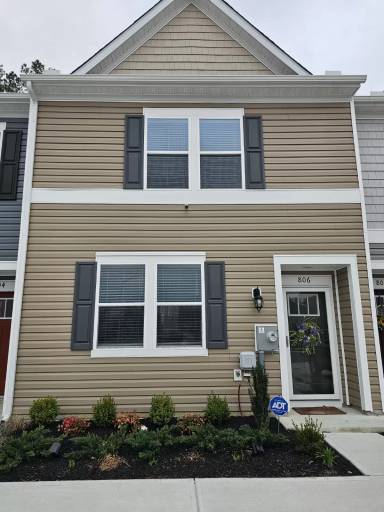Main picture of 806 Derwent Ln