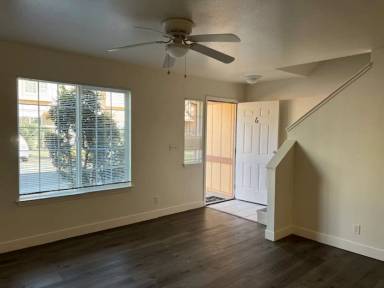 Main picture of 725 W 4th Ave