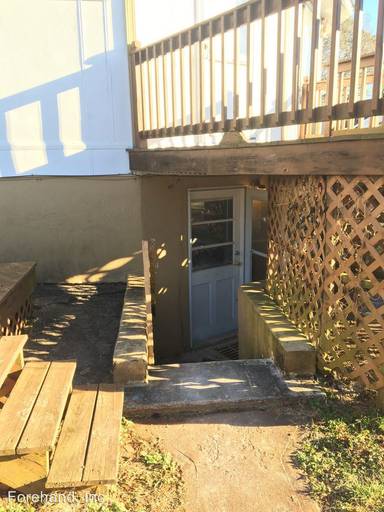 Main picture of 2345 Cobbs St