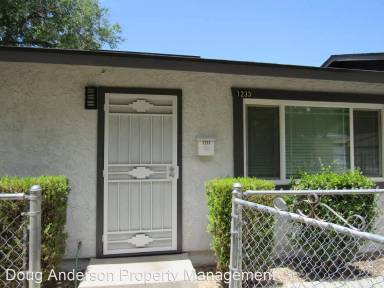 Main picture of 1241 W Jackman St