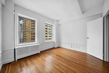 Main picture of 150 East 37th St