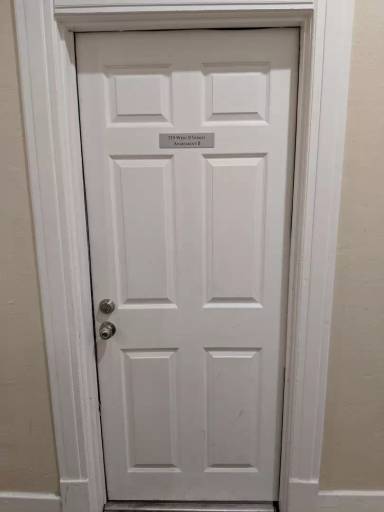 Main picture of 313 W B St