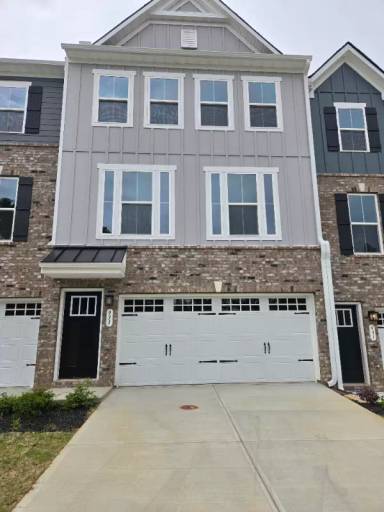 Main picture of 933 Woods Chapel Rd