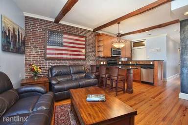 Main picture of 412 E 3rd St