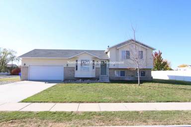 Main picture of 3857 N 2750 W