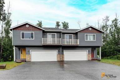 Main picture of 2813 S Avalon Cir