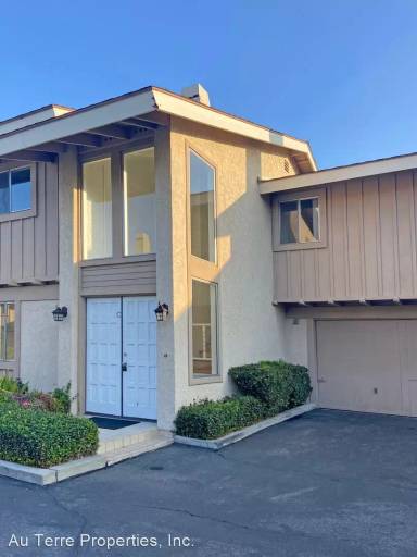 Main picture of 2479 Elden Ave