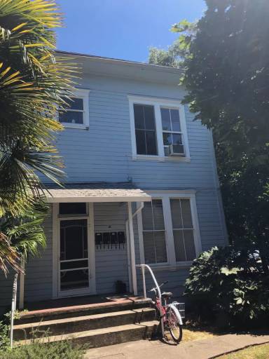 Main picture of 457 E 5th St