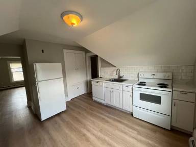 Main picture of 262 Walnut St