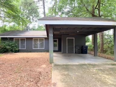 Main picture of 300 Tullahoma Dr