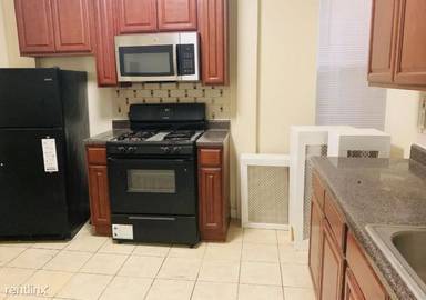 Main picture of 146 Manhattan Ave