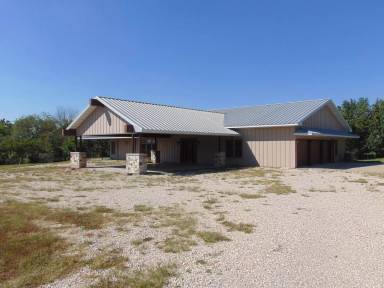 Main picture of 741 Highway 124