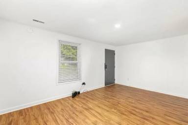 Main picture of 2528 Glenbrook Dr