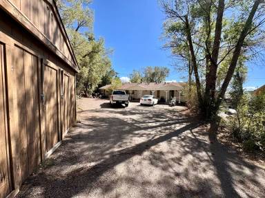 Main picture of 409 E Cherry Ave