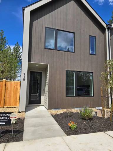 Main picture of 918 W Linda Ave
