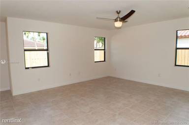 Main picture of 3500 Munroe Dr